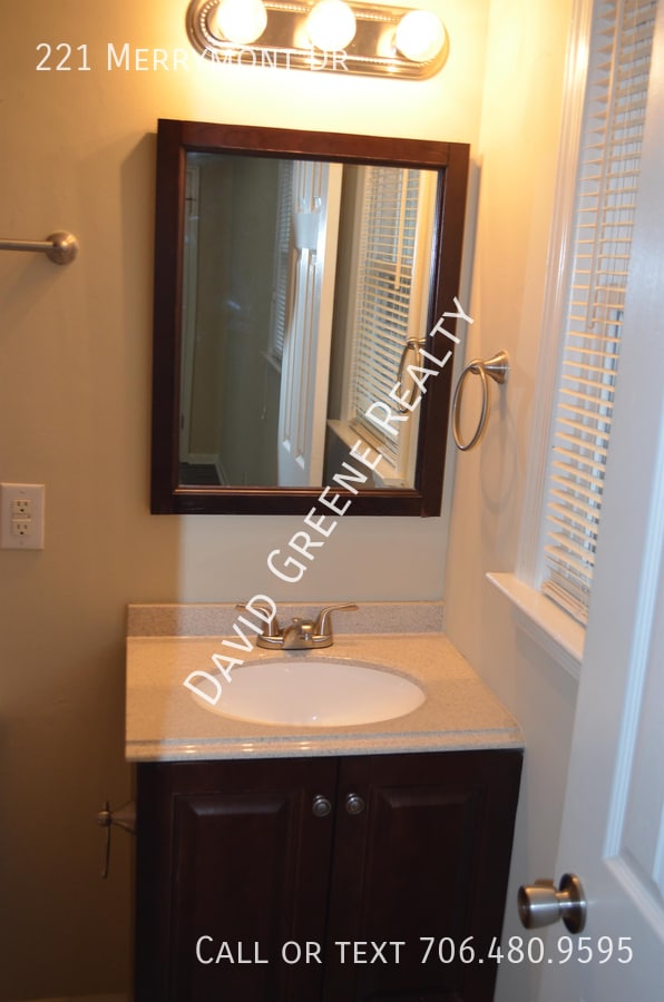 Building Photo - 221 Merrymont Dr