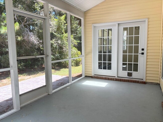 Building Photo - Available 7/9. Gorgeous, Fully Remodeled 3...