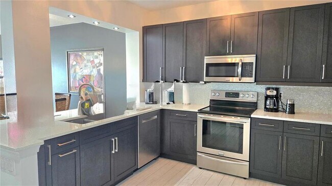 Building Photo - 7984 Sailboat Key Blvd S