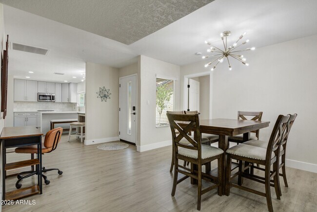 Building Photo - 6863 E Kelton Ln