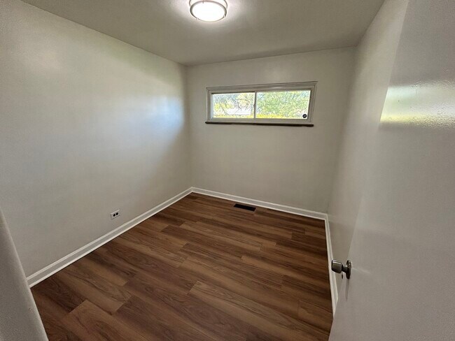 Building Photo - 1353 Stanley Blvd