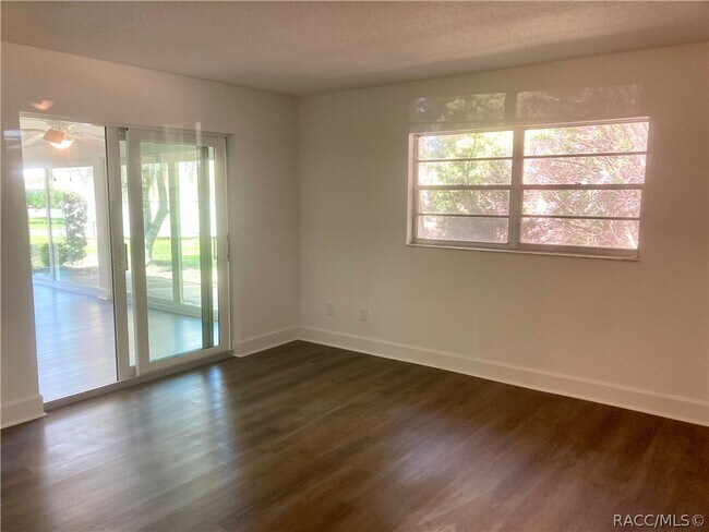 Building Photo - 11499 W Bayshore Dr