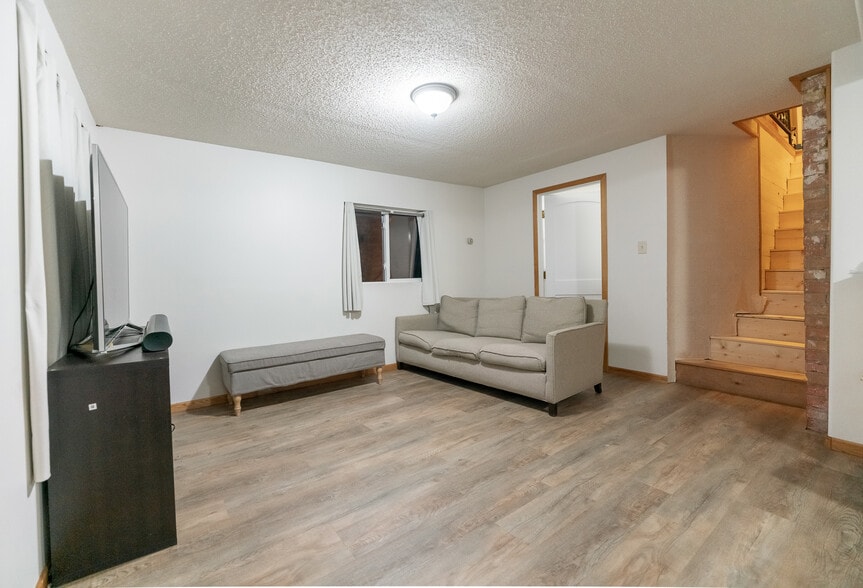 Living room. - 515 2nd St W