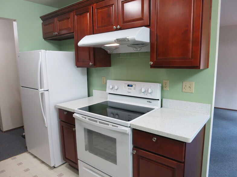 Smooth Top Stove in Kitchen - 12044 15th Ave NE