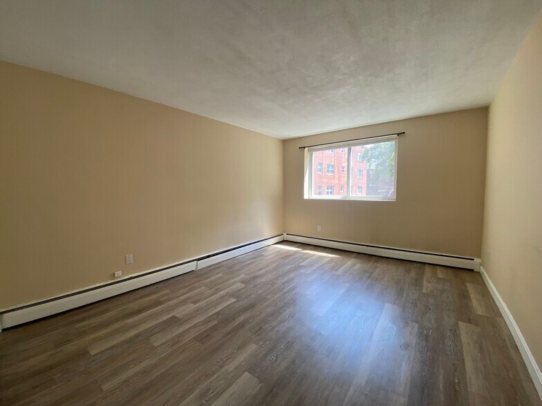 Building Photo - 123 Sewall Ave