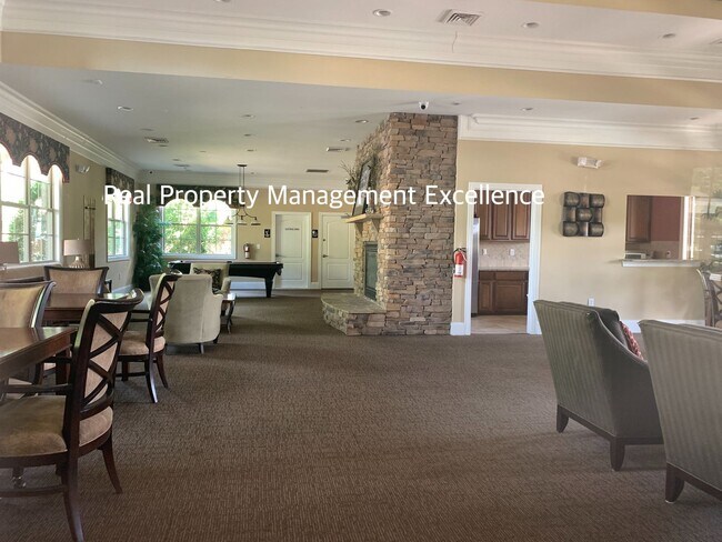 Building Photo - Gorgeous End-Unit TH In Desired Cary Locat...