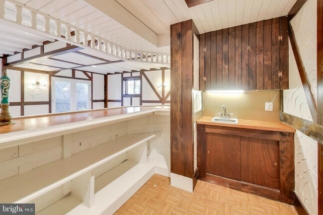 Building Photo - 4001 N Ridgeview Rd