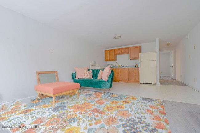 Building Photo - 53 Stay Rd