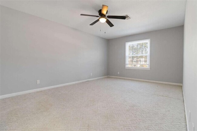 Building Photo - 46 Le Parc Fontaine