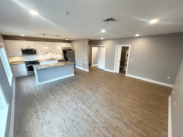 Building Photo - 945 Kenmore Avenue