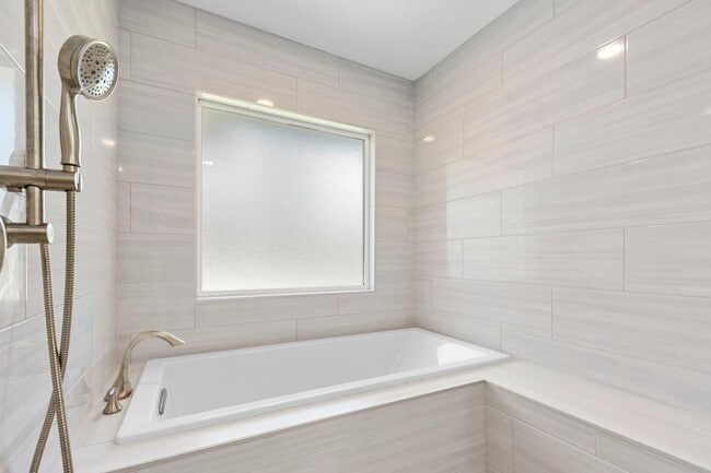 Building Photo - 10218 Moorberry Ln