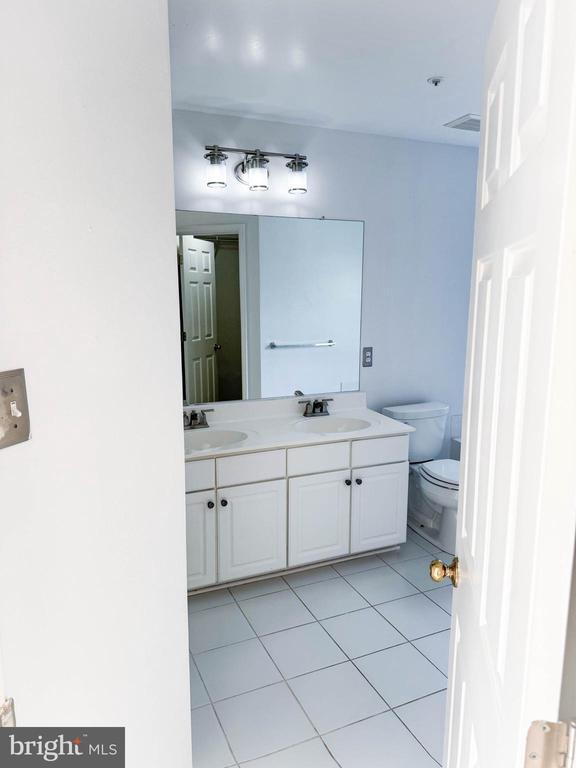 Building Photo - 5211 Duke Ct