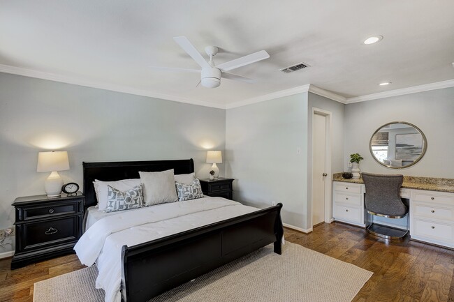 Building Photo - 3815 Wakeforest St