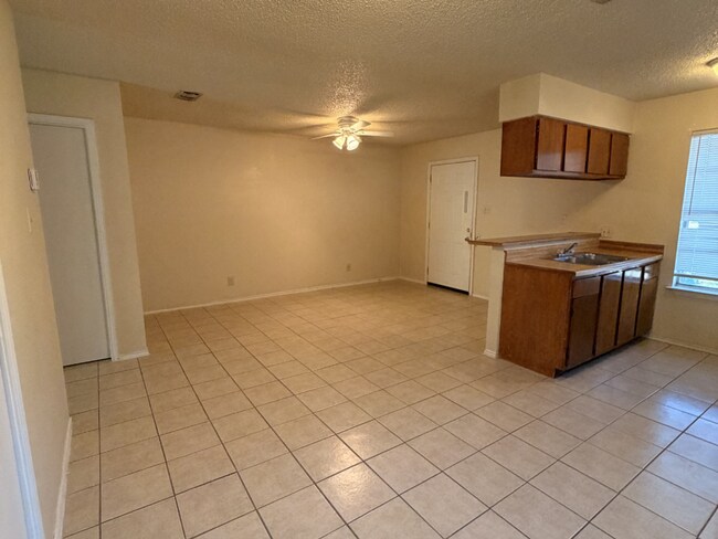 Building Photo - Bright & Inviting 2-Bedroom Duplex in a Highly Desirable Central Location