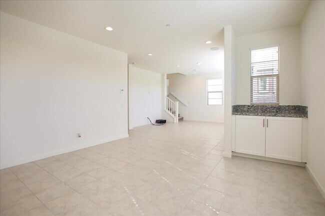 Building Photo - 28 Hideaway Loop