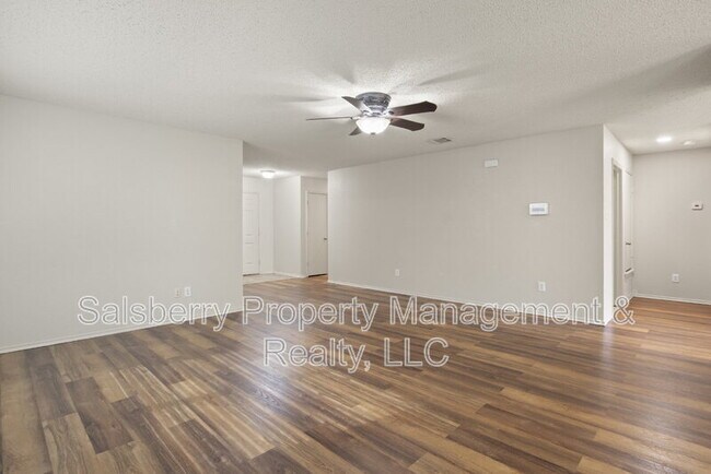 Building Photo - 536 Del Mar Dr