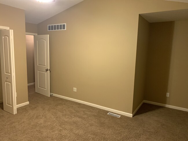 Master bedroom - 1948 Glenbridge Rd