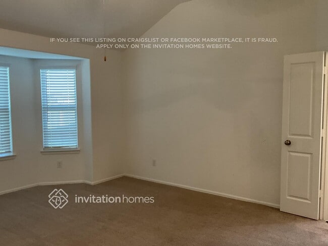 Building Photo - 445 Pecan Landing Ln