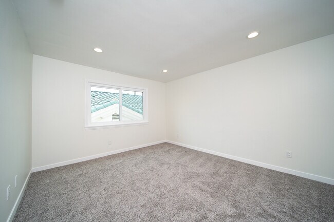 Building Photo - 4257 Laurel Canyon Blvd