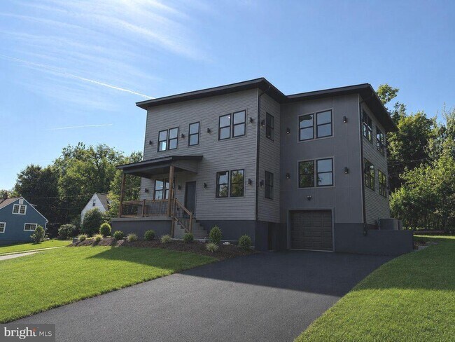 Building Photo - 21 Cadwallader Ct
