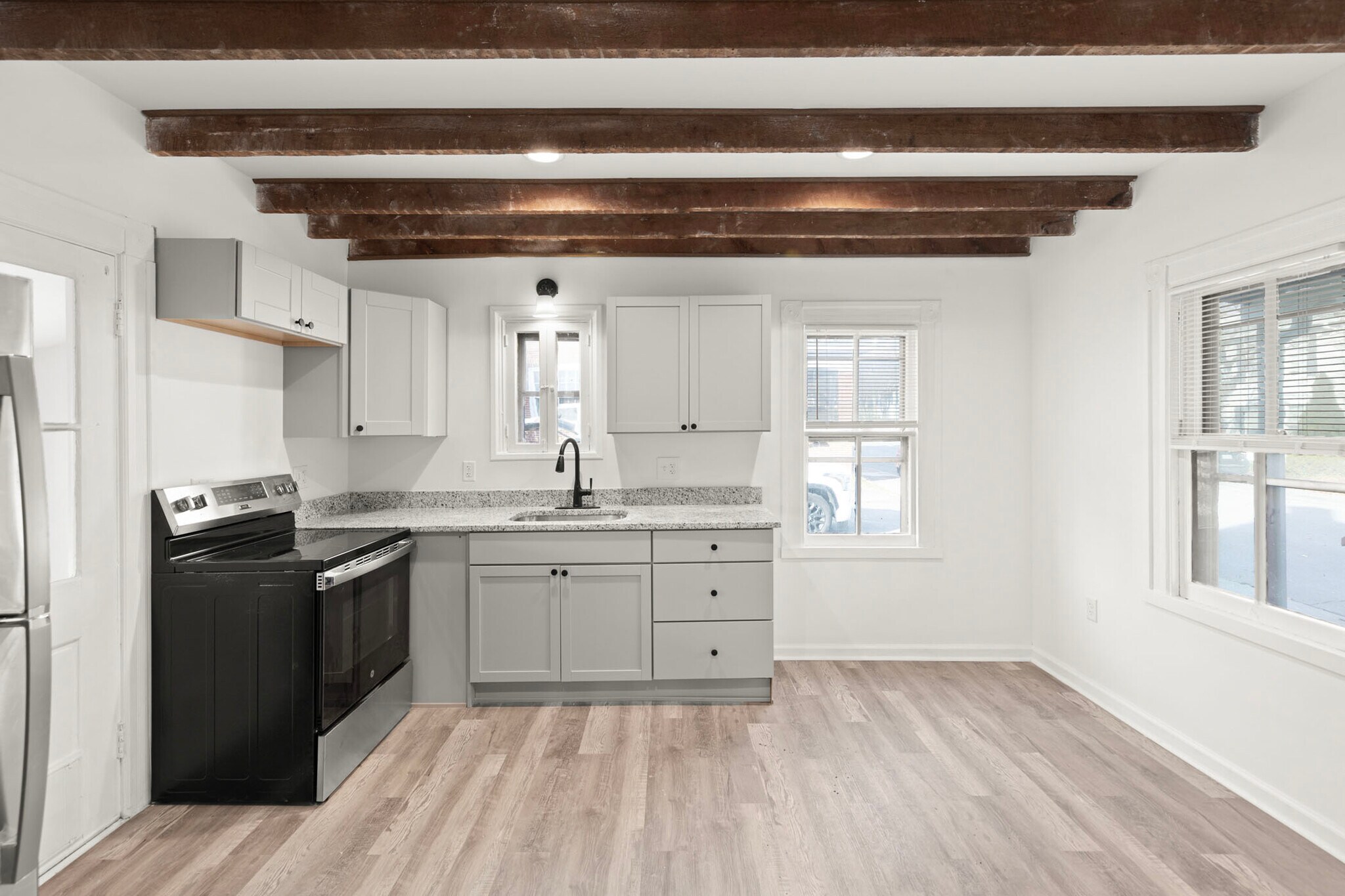 Building Photo - 301 S Braddock St