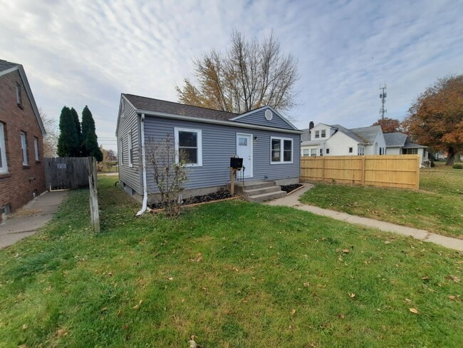 Building Photo - 2 Bedroom 1 Bathroom