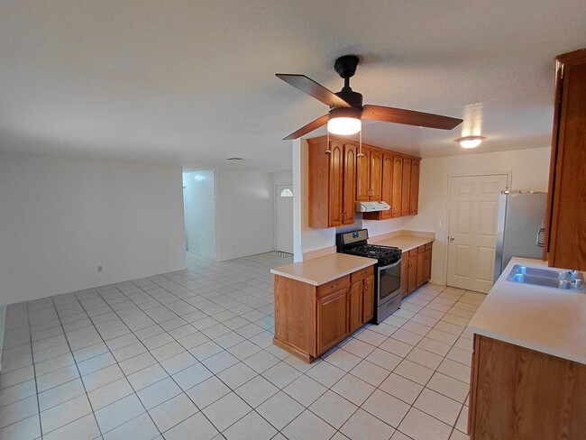 Building Photo - Spacious 3-Bedroom Home