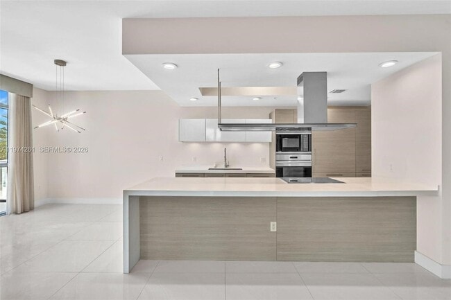 Building Photo - 17301 Biscayne Blvd