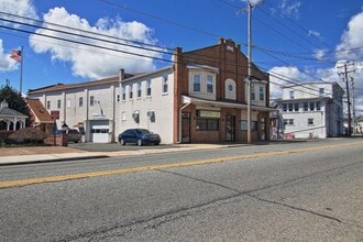 Building Photo - 1314 E Philadelphia Ave