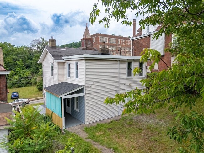 Building Photo - 160 Hazelwood Ave