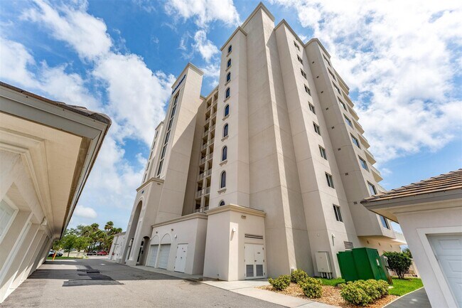 Building Photo - 1435 S Harbor City Blvd