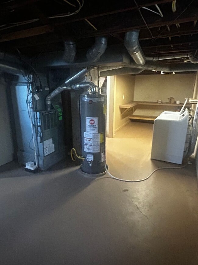 Building Photo - Charming 3 Bedroom, 2 Bathroom Home in Cuyahoga Falls