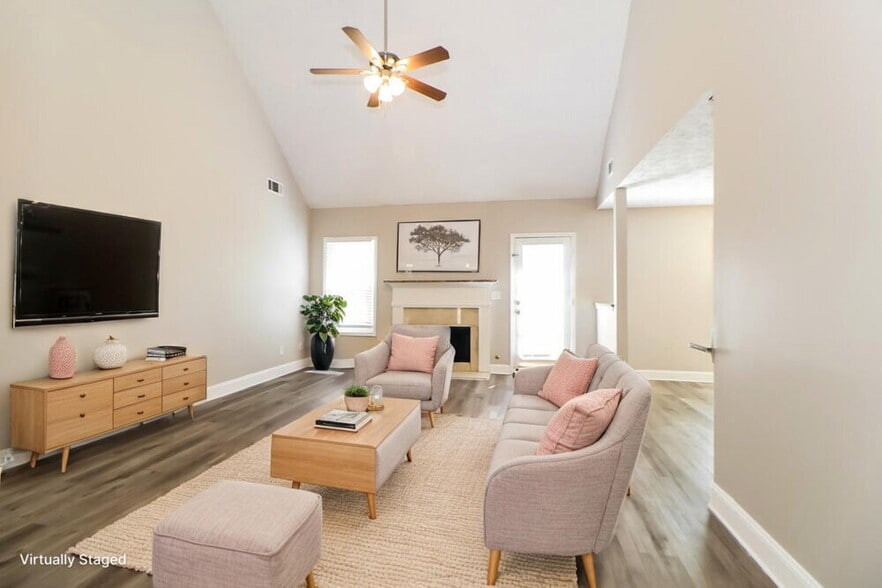 Building Photo - 2950 Northcliff Dr