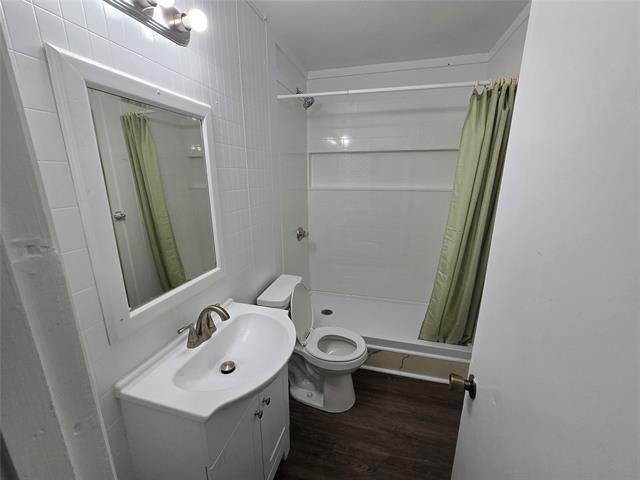 Building Photo - 1806 Friar Tuck Dr