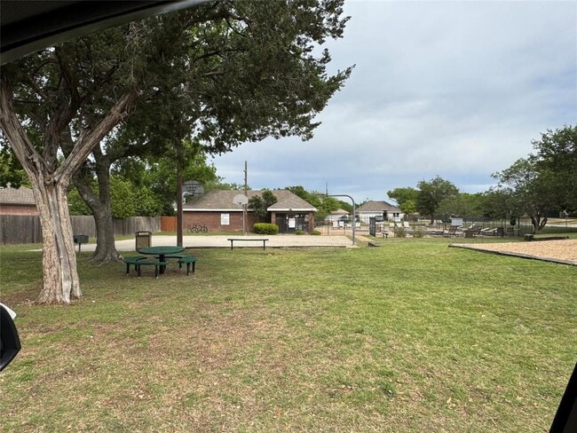 Building Photo - 1800 Twisted Oak Dr