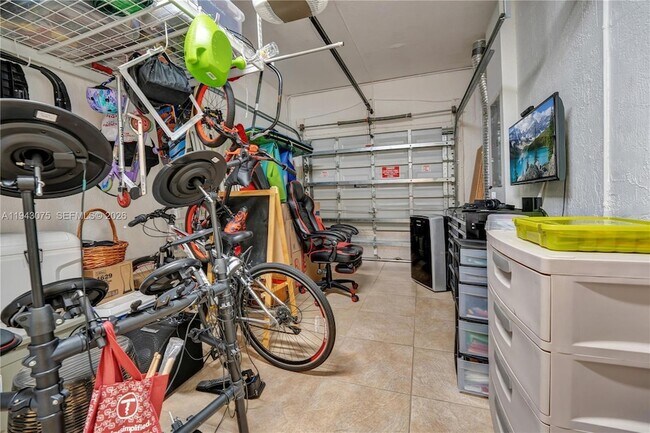 Building Photo - 7806 NW 116 Pl