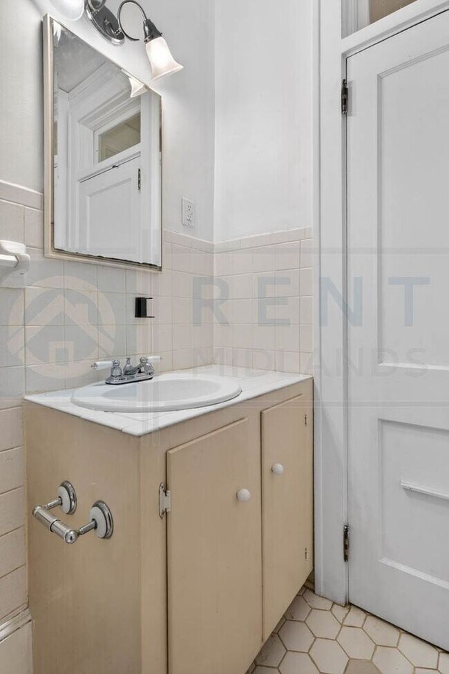 Building Photo - Find Your Home in Cayce