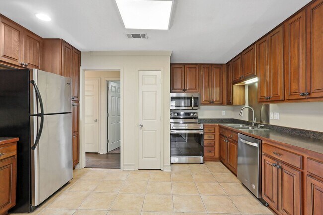 Building Photo - 6870 Argonne Blvd