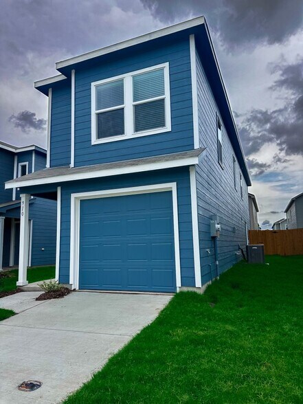 Building Photo - 910 Sandhill Crane Ln