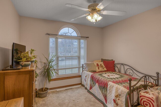 Building Photo - Highly desirable home in Briarbrook