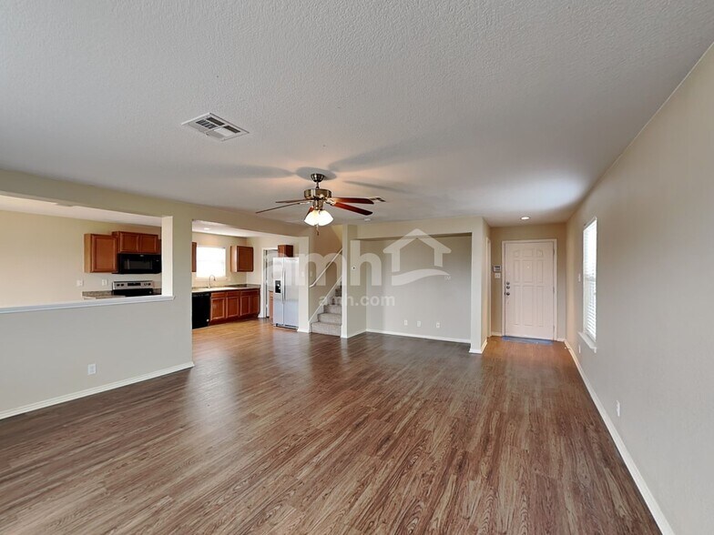 Building Photo - 270 New Country Rd