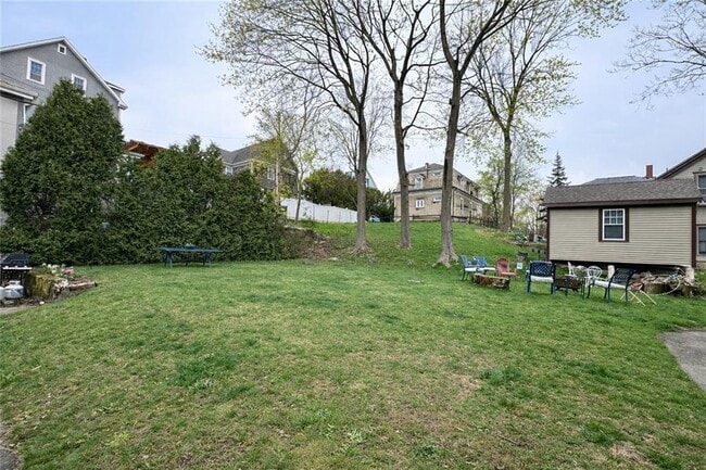 Building Photo - 739 Rock St