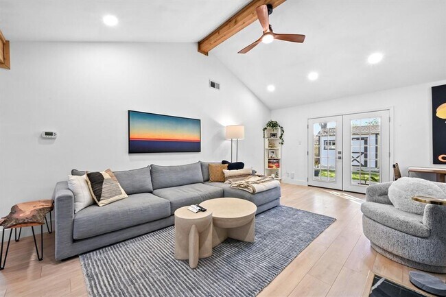 Building Photo - 805 Huntingdon Pl