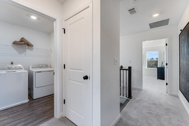 Building Photo - 3276 Durston Ct