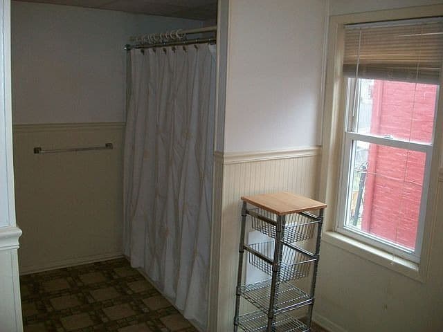 Building Photo - 482 New Dorwart St