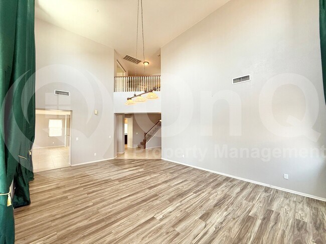 Building Photo - 4413 E Odessa Dr