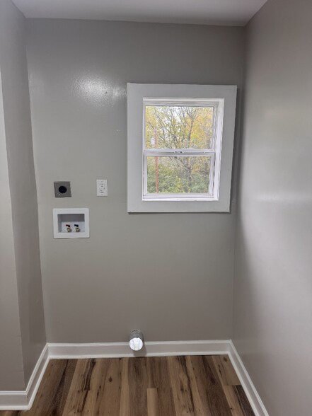 Building Photo - 537 W Auburn Ave