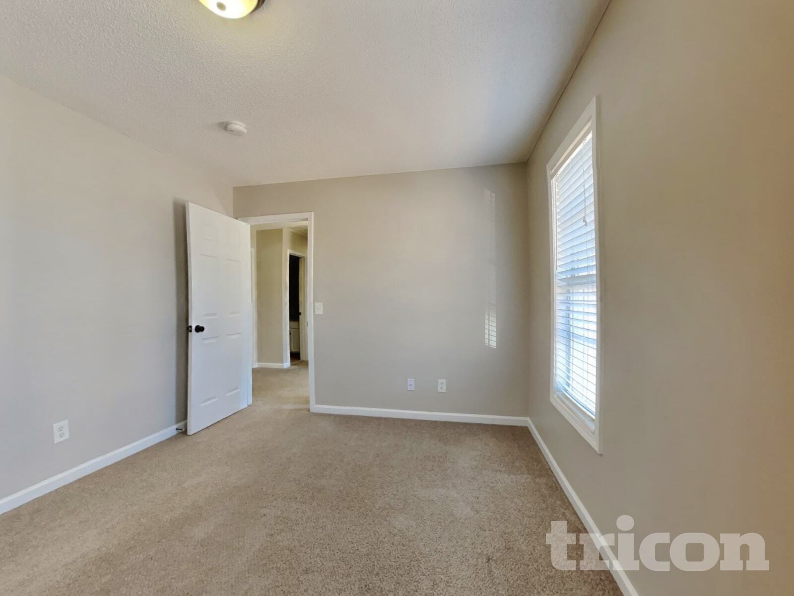 Building Photo - 226 Linden Rd