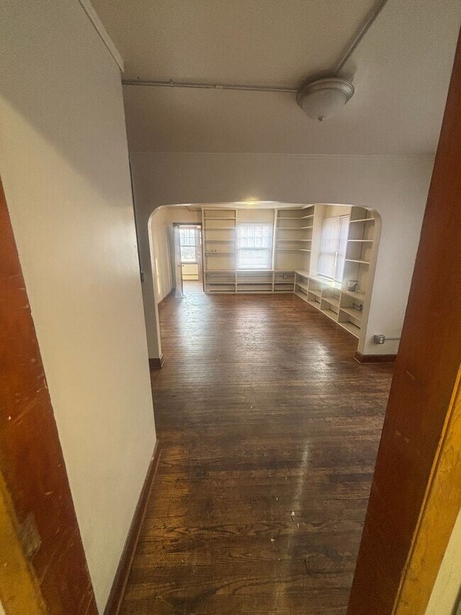 Building Photo - Cute house for Rent