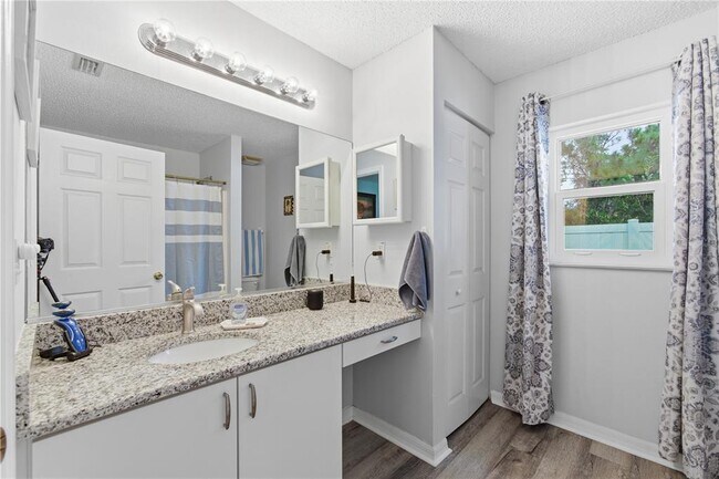 Building Photo - 14 Frenora Ln